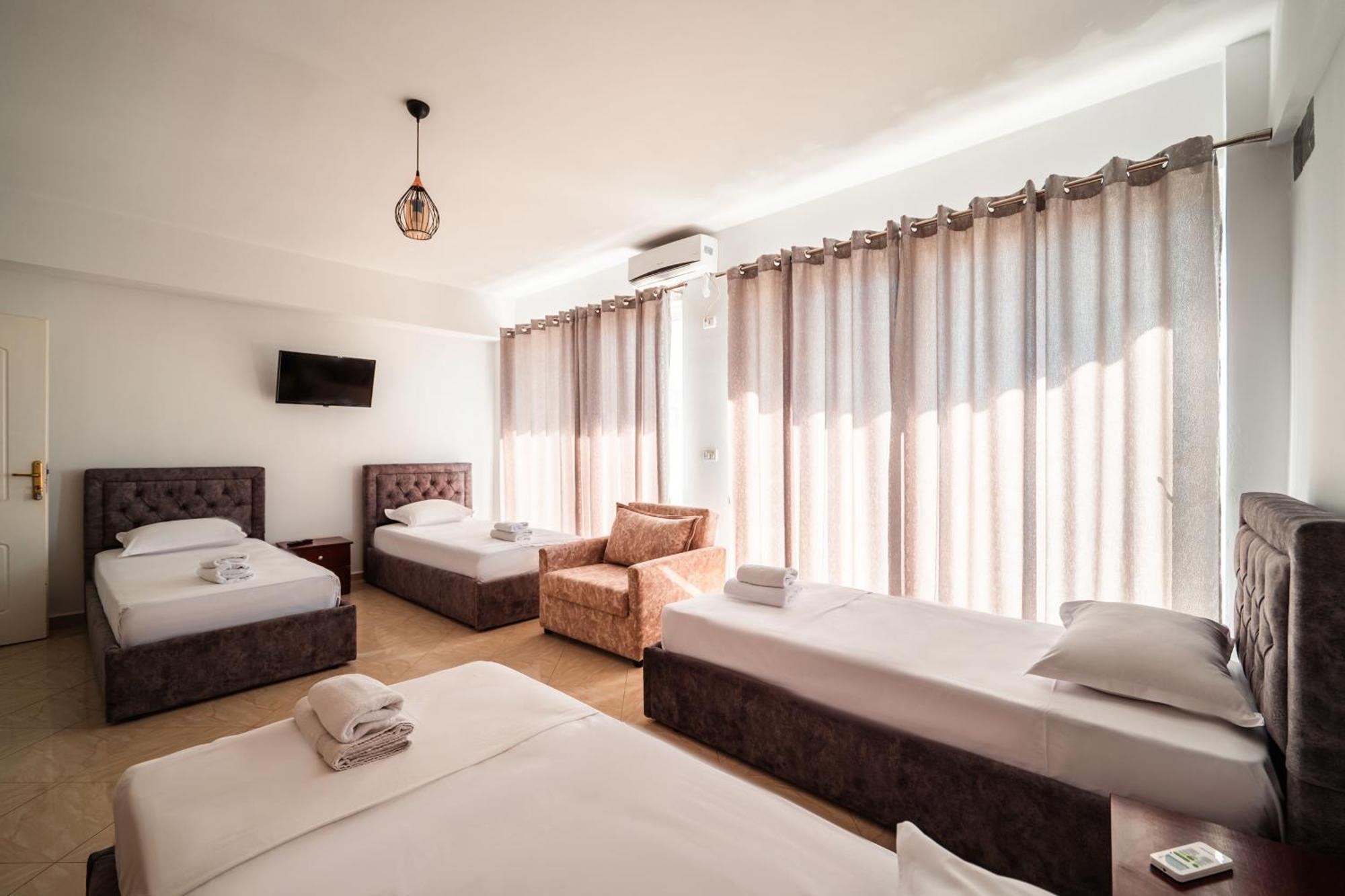 Alnes Hotel Sarande Luaran gambar