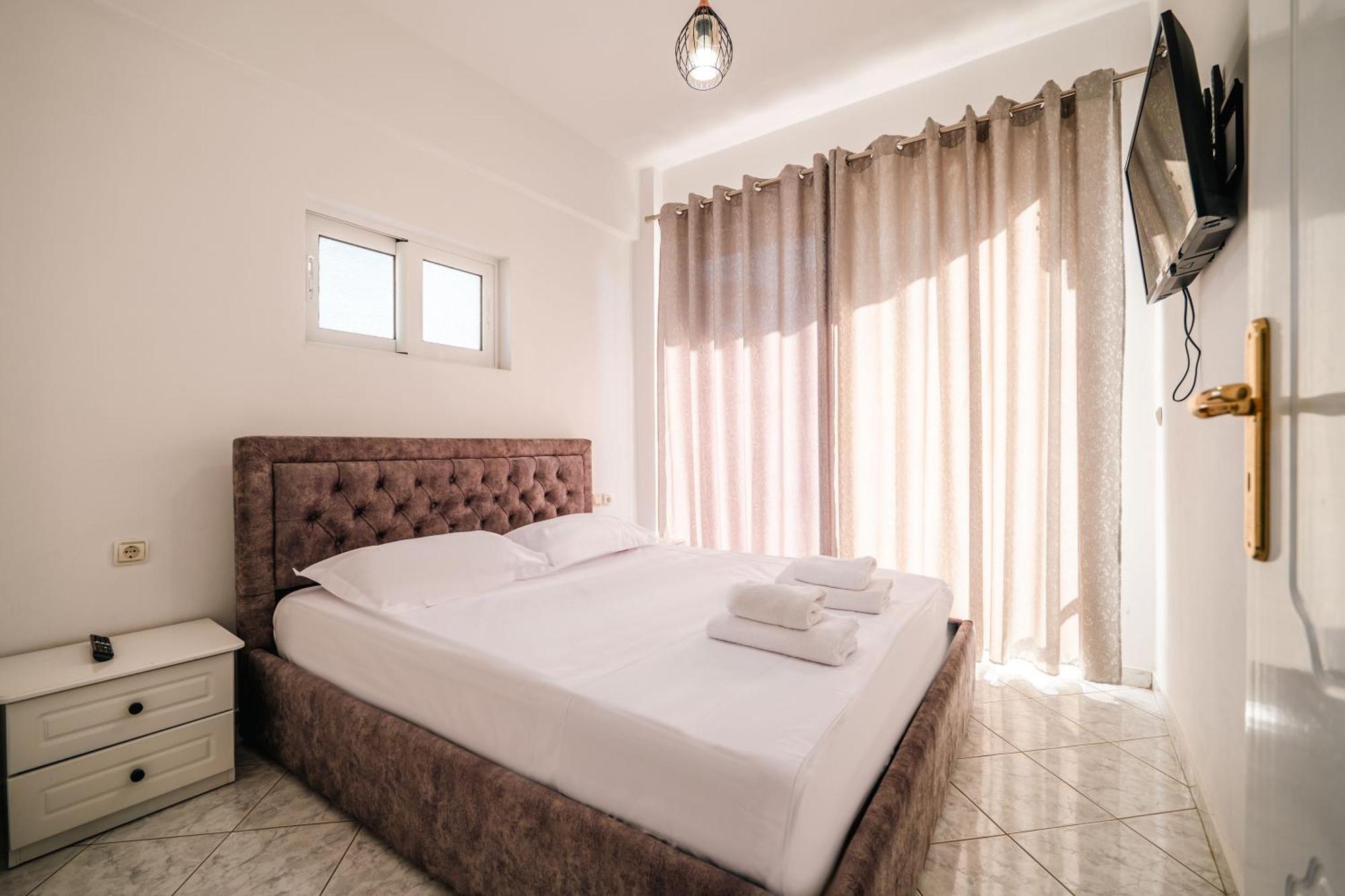 Alnes Hotel Sarande Luaran gambar