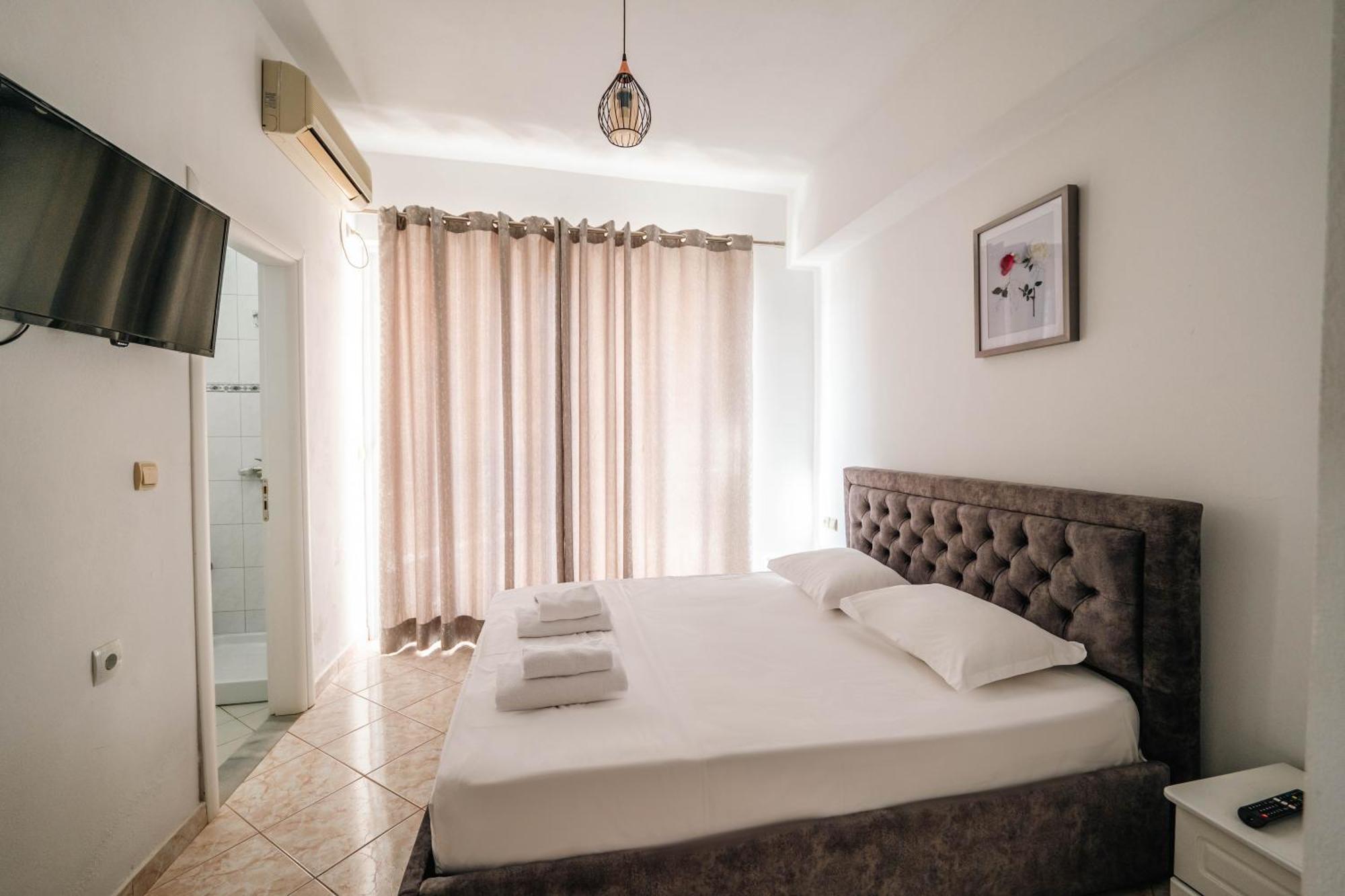 Alnes Hotel Sarande Luaran gambar