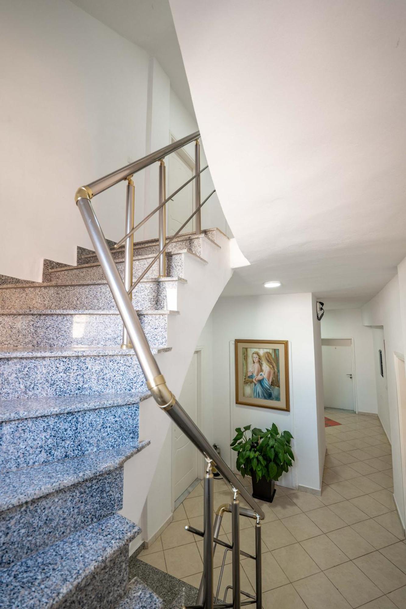 Alnes Hotel Sarande Luaran gambar