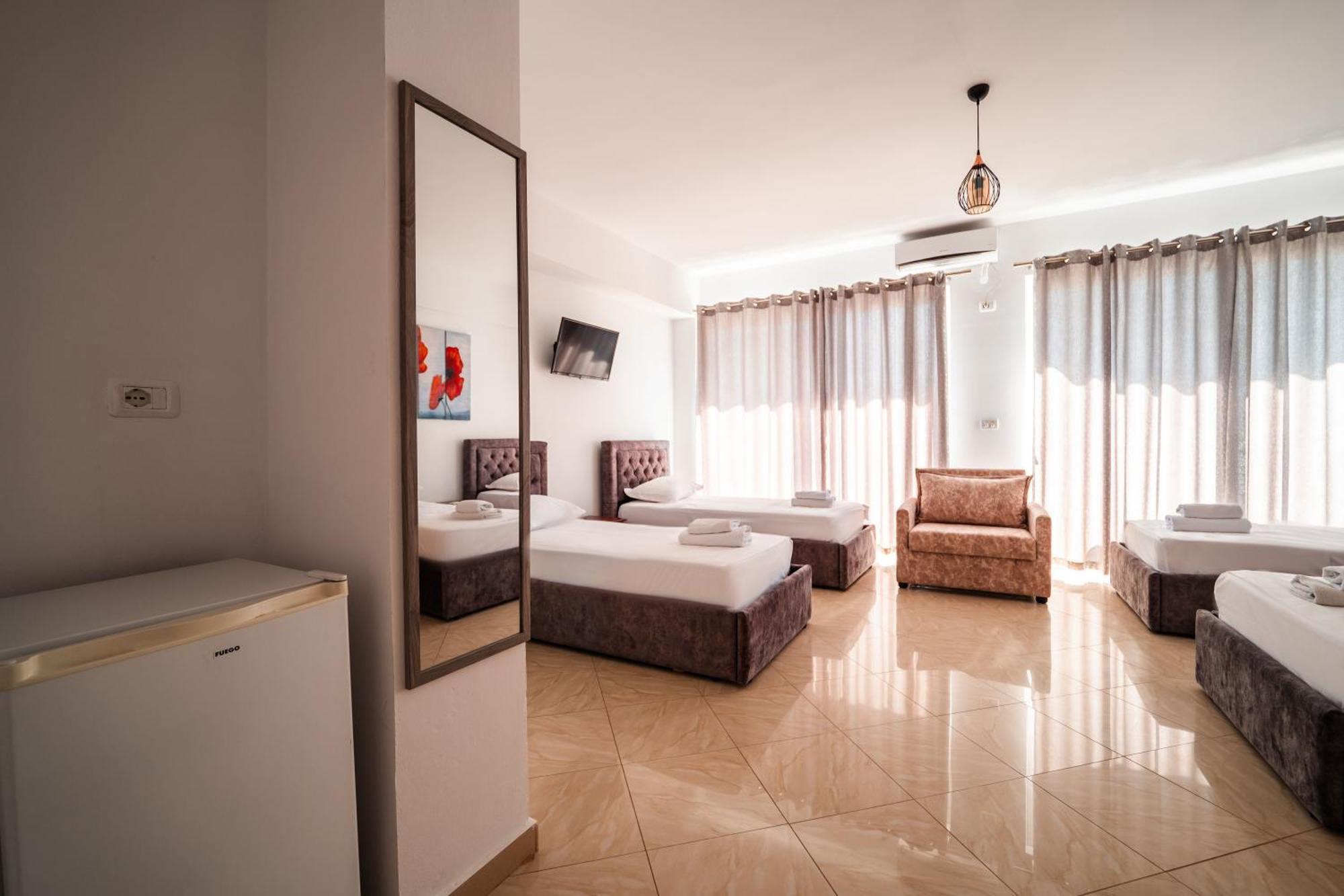 Alnes Hotel Sarande Luaran gambar