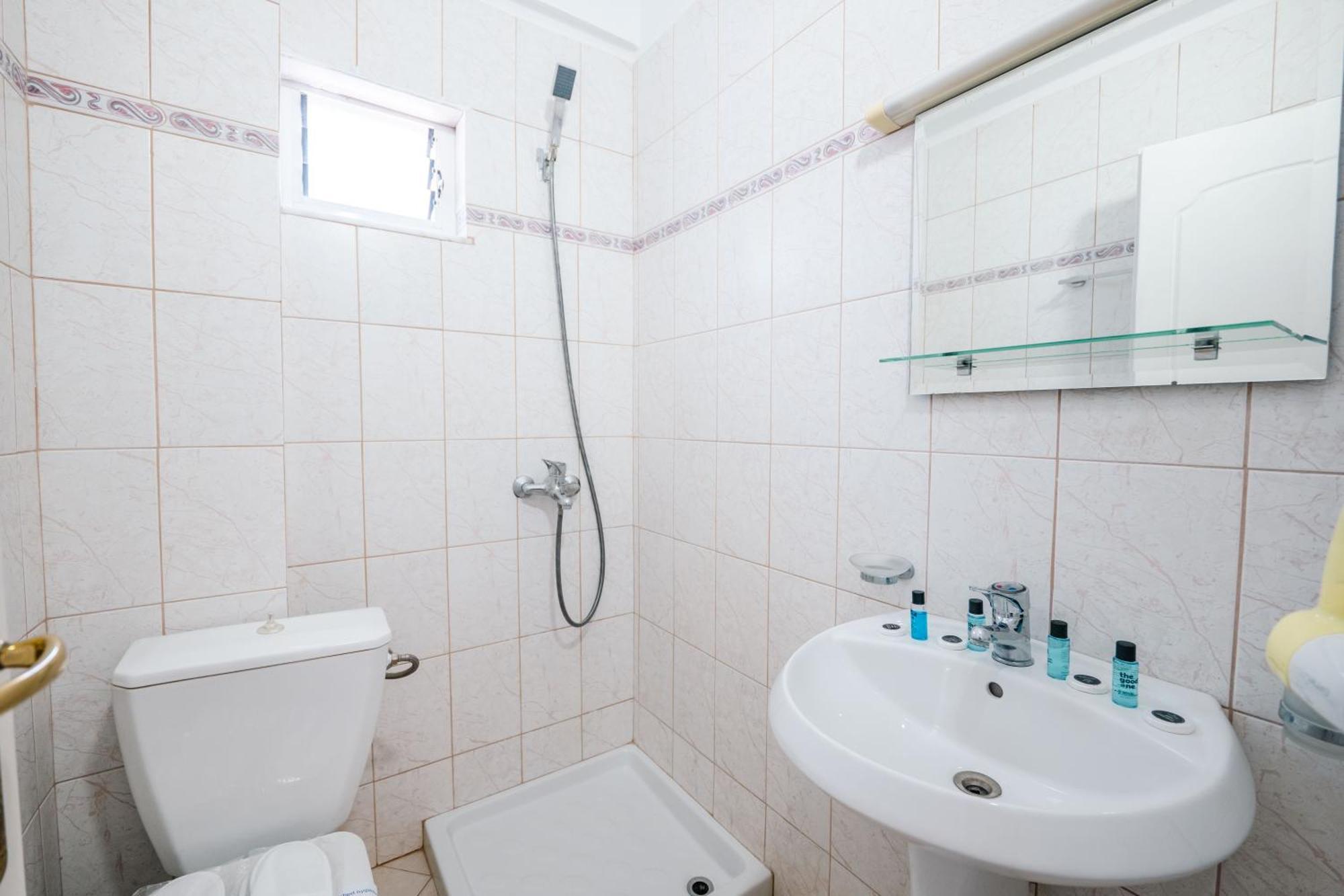 Alnes Hotel Sarande Luaran gambar