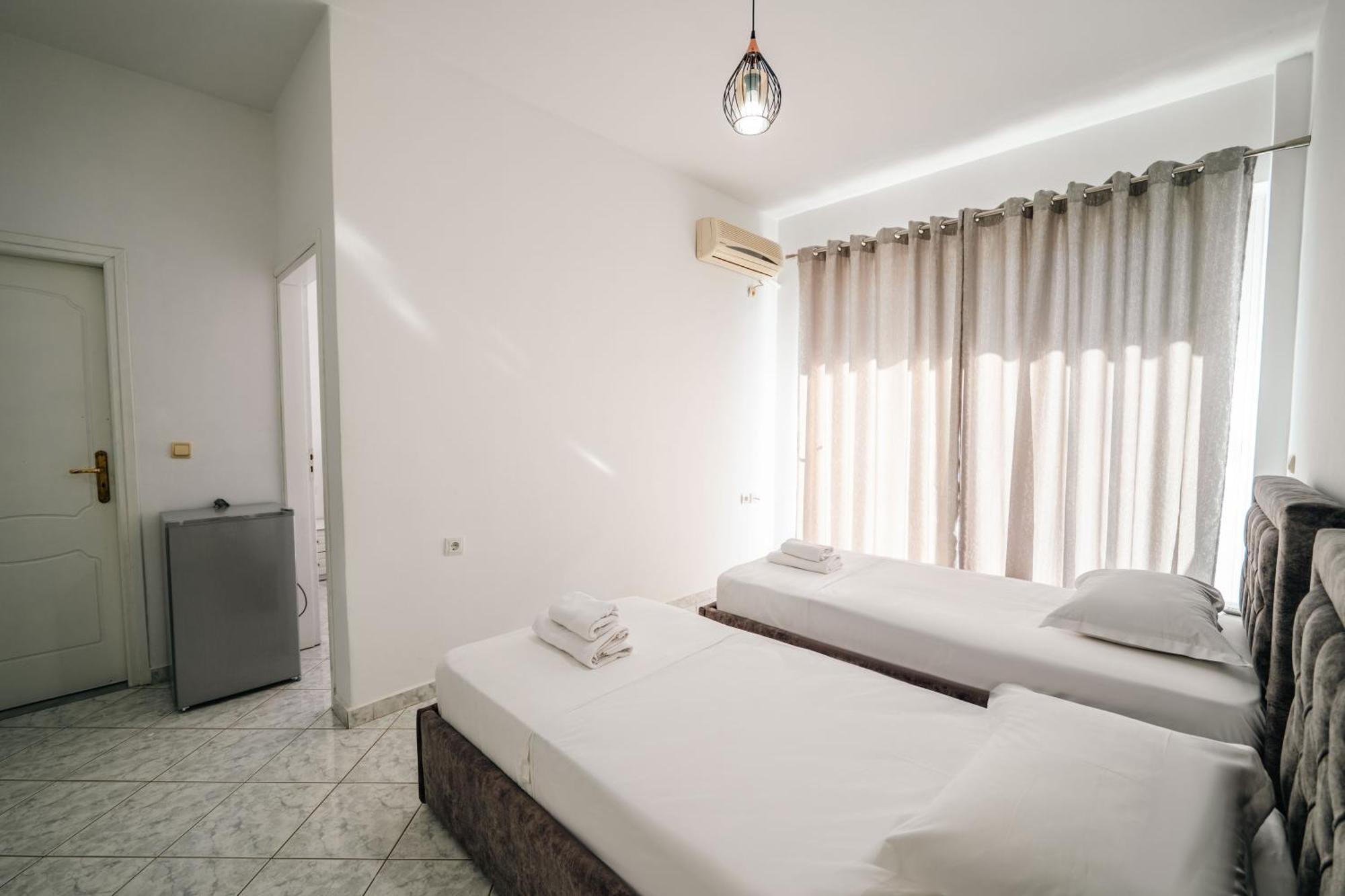 Alnes Hotel Sarande Luaran gambar