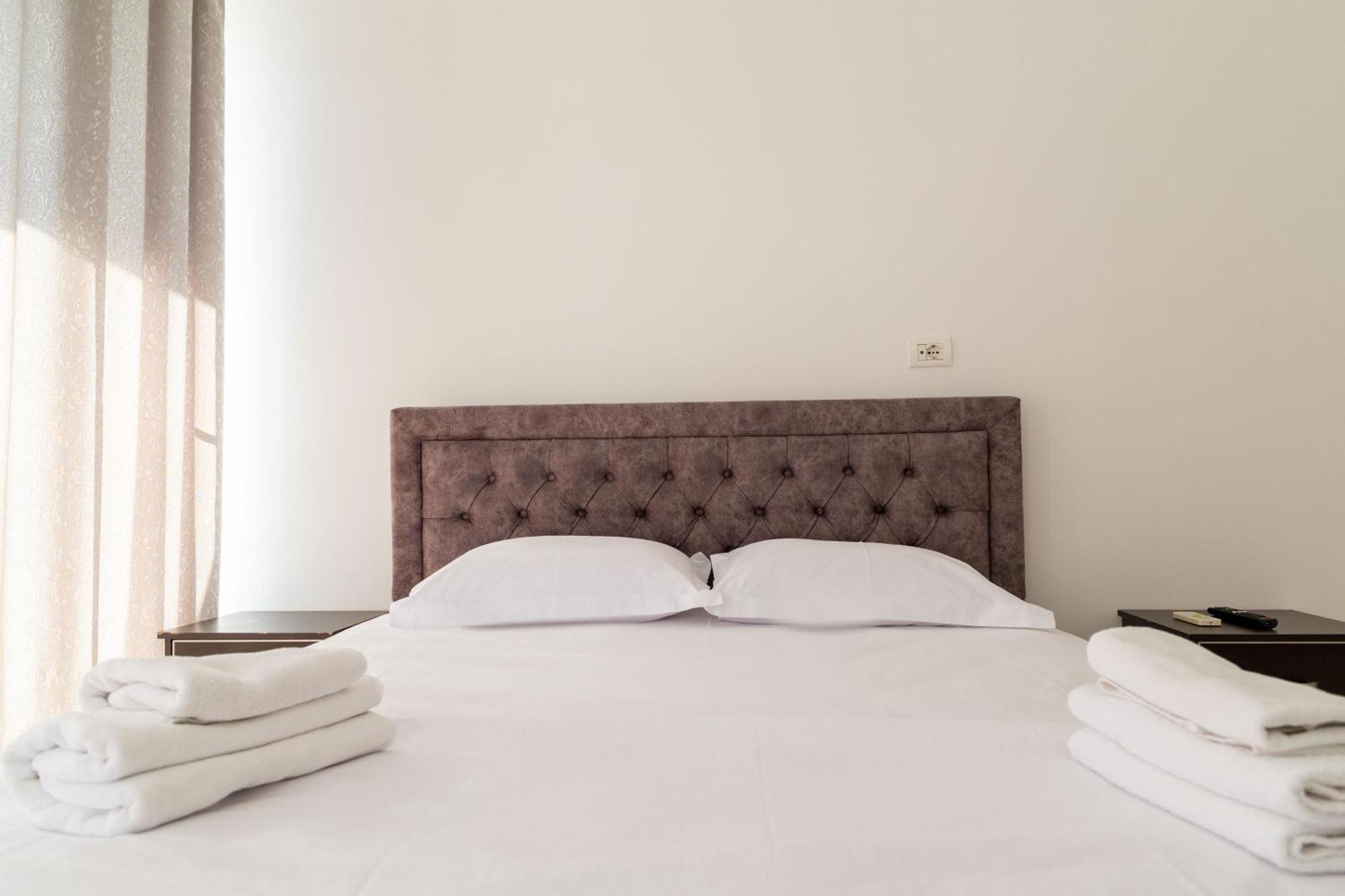 Alnes Hotel Sarande Luaran gambar