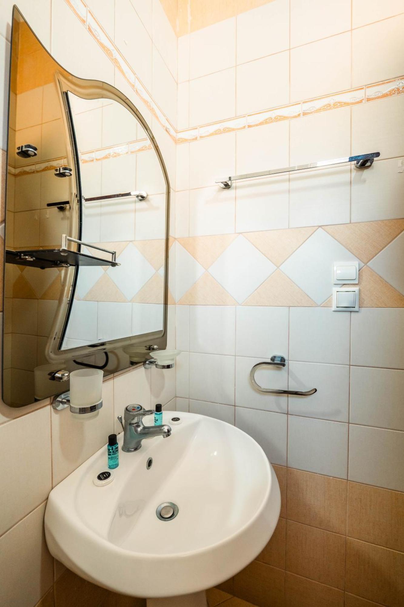 Alnes Hotel Sarande Luaran gambar