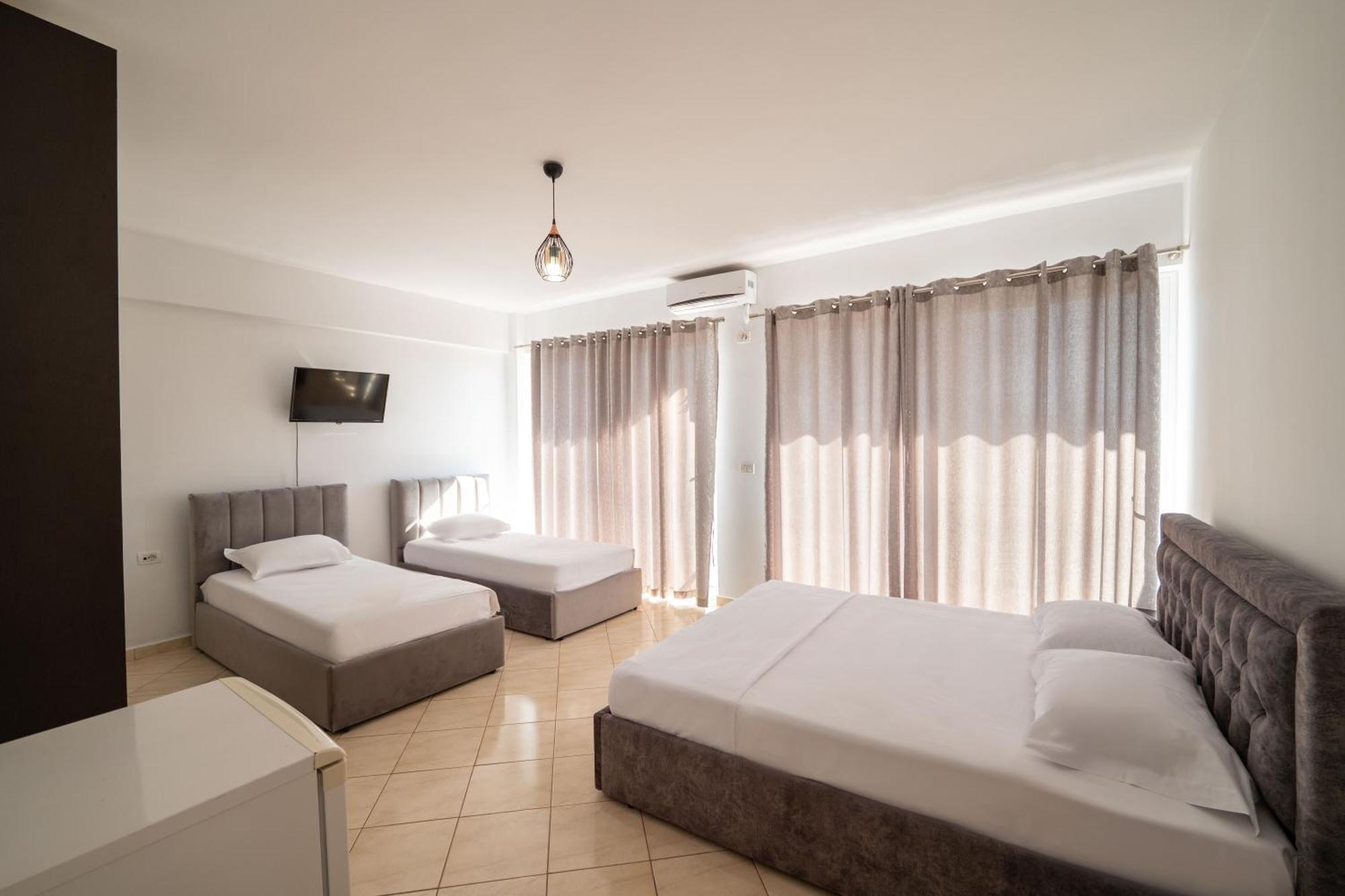 Alnes Hotel Sarande Luaran gambar